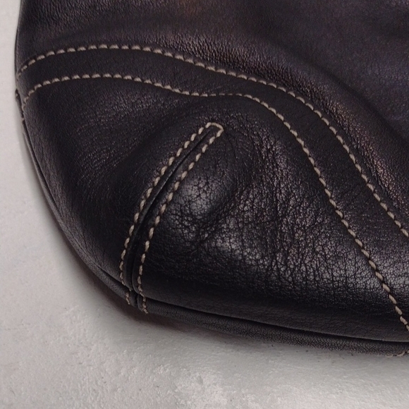 Coach Black Leather Shoulder Bag with Buckle Closure - Picture 11 of 15